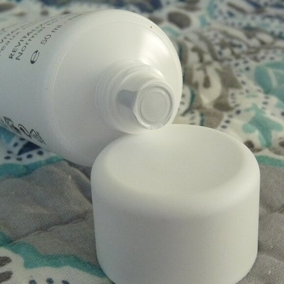 ๐ $24 Yonka Yon-ka Age Defense Cream Pamplemousse Revitalizing Protective - Picture 8 of 8